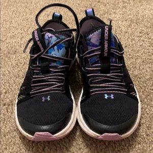 Girls Under Armour tennis shoes
